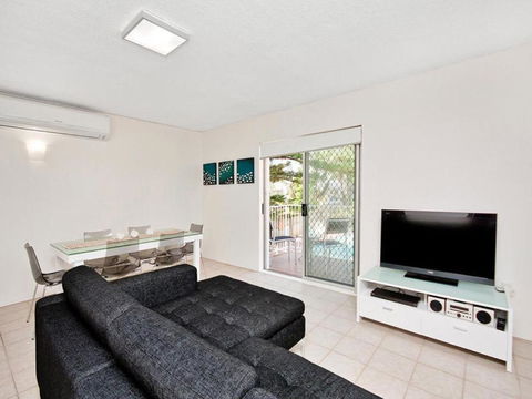 Beachcomber Unit 4 Beachside Unit  - Accommodation Cairns 4