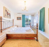 Doncaster Beautiful 4 Bedder walking to Westfield - Accommodation Cairns