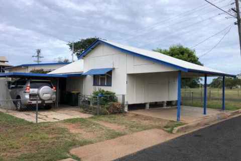 Gumby Gumby Cottage - Accommodation Cairns 0
