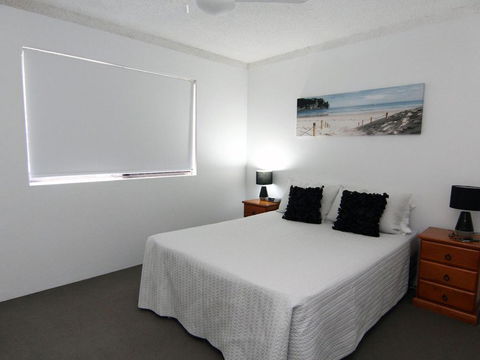 Breakers 8 Main Beach Location! - Accommodation Cairns 4