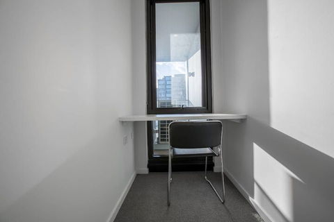 Brand New Apt With Sea Views In Heart Of St Kilda - Accommodation Cairns 6