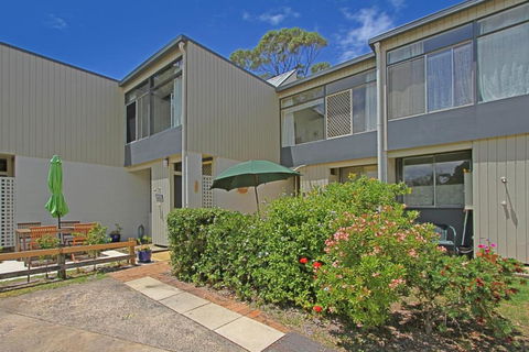 Mitchell Parade 3 / 11 13 - Accommodation Cairns 2