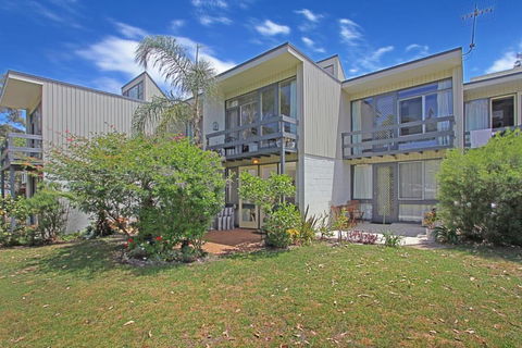 Mitchell Parade 3 / 11 13 - Accommodation Cairns 3