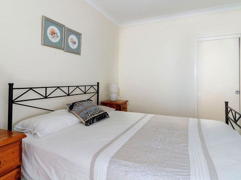 Beach Front Bliss - Accommodation Cairns 4