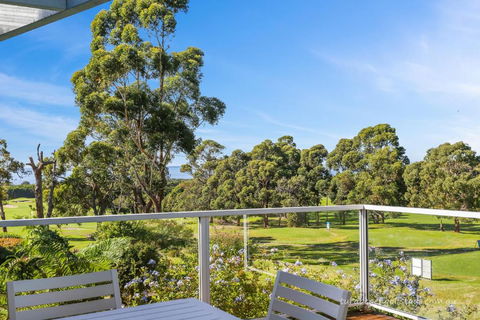 Tura Beach Golf Stays - Accommodation Cairns 2