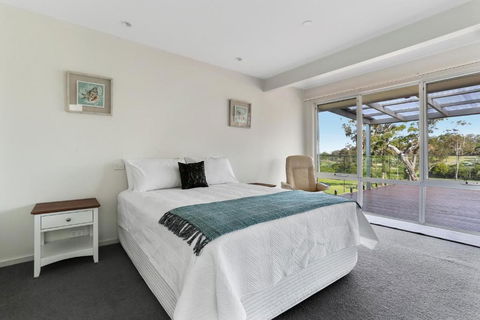 Tura Beach Golf Stays - Accommodation Cairns 5