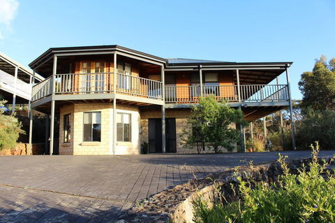 Waterside View - Accommodation Cairns 1