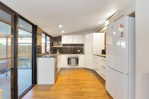 North Central Holiday Home - Accommodation Cairns 4