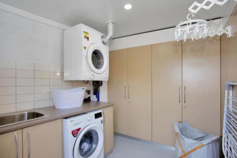 North Central Holiday Home - Accommodation Cairns 5
