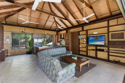 On The Beach - Accommodation Cairns 5