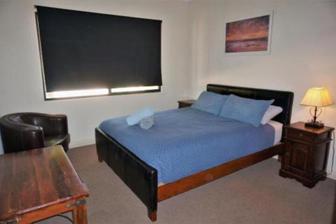 Ningaloo Breeze Villa 5 3 Bedroom Fully Self Contained Holiday Accommodation - Accommodation Cairns 6