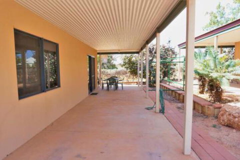 Ningaloo Breeze Villa 5 3 Bedroom Fully Self Contained Holiday Accommodation - Accommodation Cairns 3