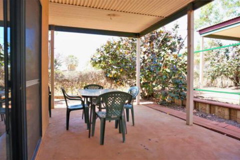 Ningaloo Breeze Villa 5 3 Bedroom Fully Self Contained Holiday Accommodation - Accommodation Cairns 2