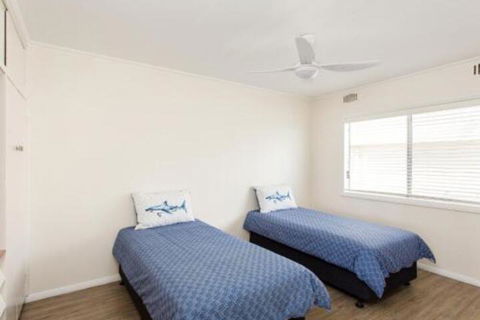 Lakeside Flats 6 - Accommodation Cairns 2