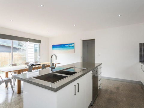 ANGLE By THE SEA Anglesea - Accommodation Cairns 1