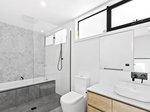 POINT BREAK NEW LISTING 2019 - Accommodation Cairns 6