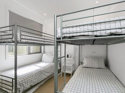 WATERFRONT THREE In The Heart Of Lorne - Accommodation Cairns 5