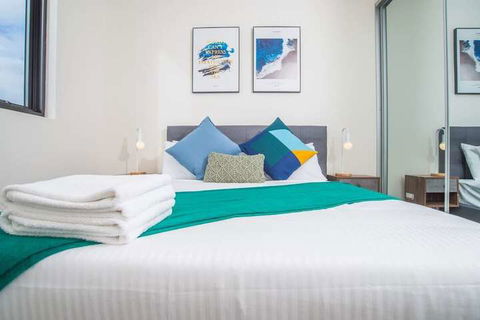 Refreshing 2bed2bath APT In Up&coming Liverpool - Accommodation Cairns 1