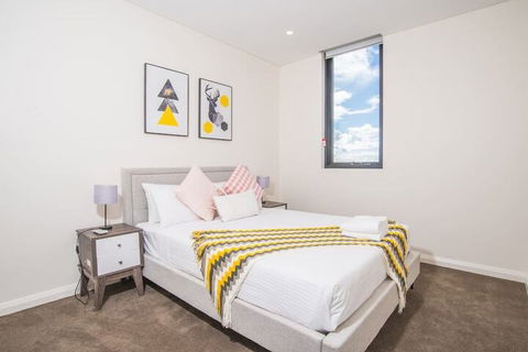 Refreshing 2bed2bath APT In Up&coming Liverpool - Accommodation Cairns 3