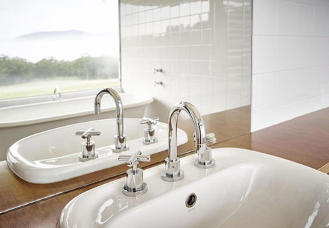 Bundaleer Architect Designed Stunning Views! - Accommodation Cairns 3