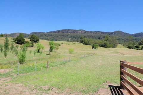 Spring Grove Dairy Picturesque Views! - Accommodation Cairns 1