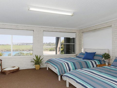 Beachview Walking Track Straight Down To The Beach - Accommodation Cairns 5