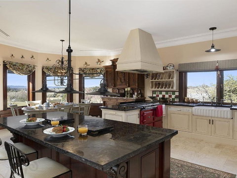 Kilburn Views As Far As The Eyes Can See - Accommodation Cairns 6