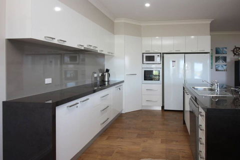 Waterfront On Osprey - Accommodation Cairns 1