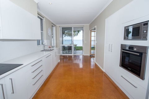 A Foreshore Salamander Bay - Accommodation Cairns 5