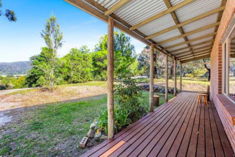 Braeside Cabin Two Alphitonia - Accommodation Cairns 3