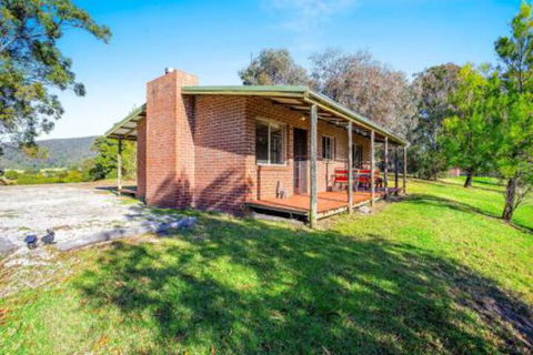 Braeside Cabin Two Alphitonia - Accommodation Cairns 0