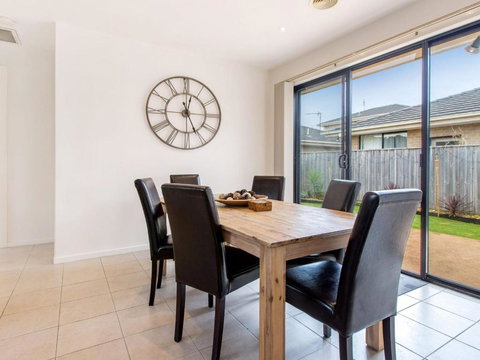 COASTAL HAVEN DROMANA - Accommodation Cairns 2