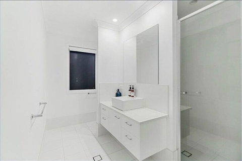 THE BEACH OASIS At 360 - Accommodation Cairns 4