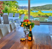 Bella Vista East 3 Luxury Ocean Views Large Flat Grassed Area  Buggy - Accommodation Cairns