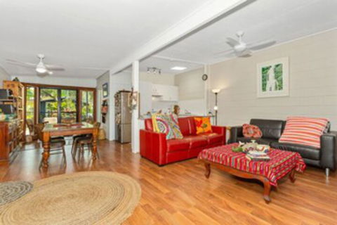 BEACH RETREAT - Accommodation Cairns 0