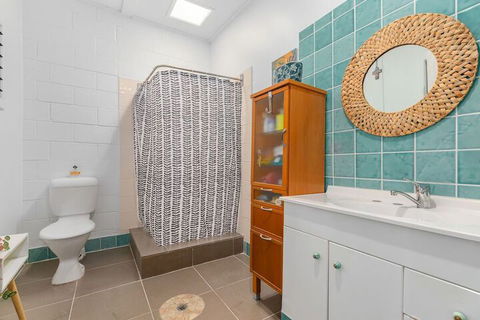BEACH RETREAT - Accommodation Cairns 5