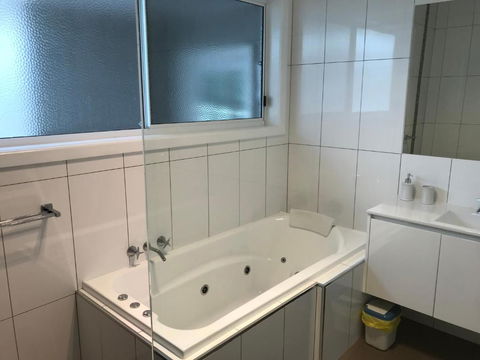 BEACHPOINT COTTAGE - Accommodation Cairns 1