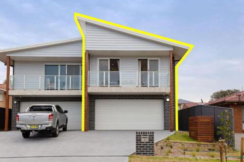 Birubi Breezes 2 / 7 Fitzroy St. Large Duplex With Air Conditioning WIFI & Only 5 Minute Walk To The Beach - Accommodation Cairns 0
