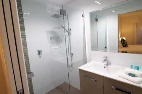 Elysium Lakehouse - Accommodation Cairns 3