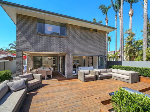 Lakeside Luxury 13 Lake Street - Accommodation Cairns 4