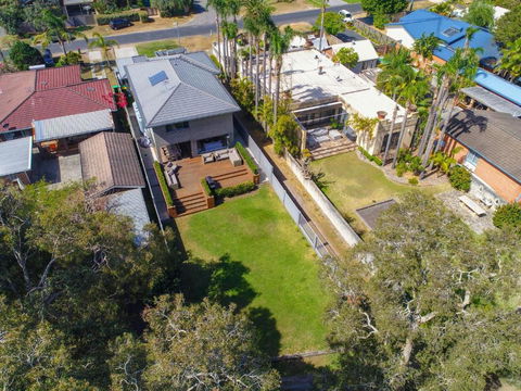 Lakeside Luxury 13 Lake Street - Accommodation Cairns 3