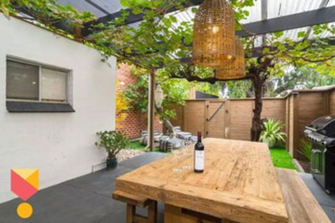 Blackbird At Arlos The Heart Of Glenelg Wifi - Accommodation Cairns 0