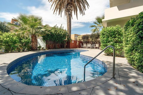 Beachy Keen On Moseley Wifi Netflix Pool Spa - Accommodation Cairns 2