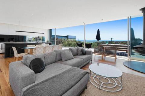 Bay Vista Amazing Bay Views With The Beach At Your Doorstop! - Accommodation Cairns 5