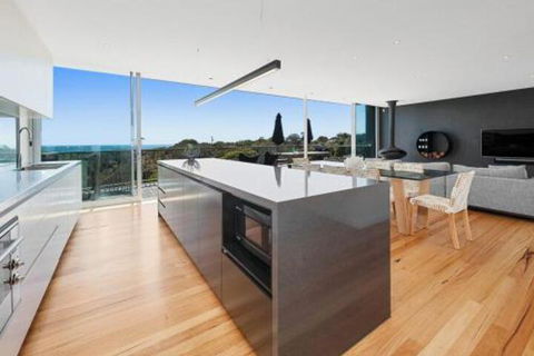 Bay Vista Amazing Bay Views With The Beach At Your Doorstop! - Accommodation Cairns 0