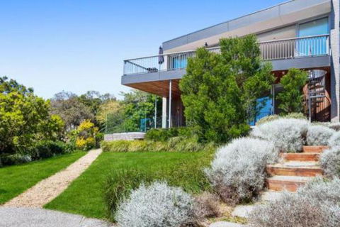 Bay Vista Amazing Bay Views With The Beach At Your Doorstop! - Accommodation Cairns 6