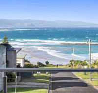 SEA SPECTACULAR seconds from the beach - Accommodation Cairns