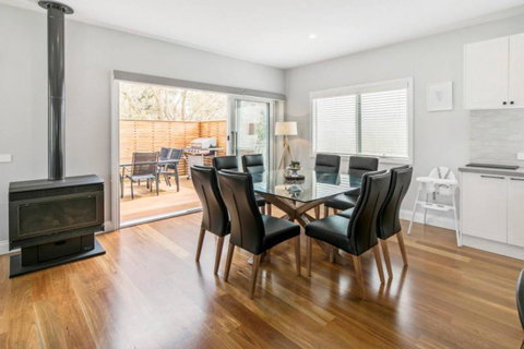 HALE KUPA Rye Beach House Spa Table Tennis - Accommodation Cairns 6