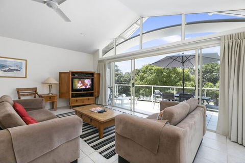 Beautiful North Facing River Views At Noosaville Unit 4 Riverside 235 Gympie Tce - Accommodation Cairns 2