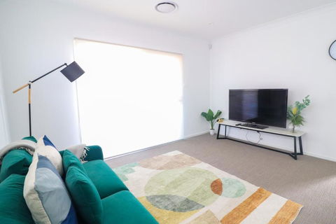 Surfers Paradise At Catherine Hill Bay - Accommodation Cairns 1